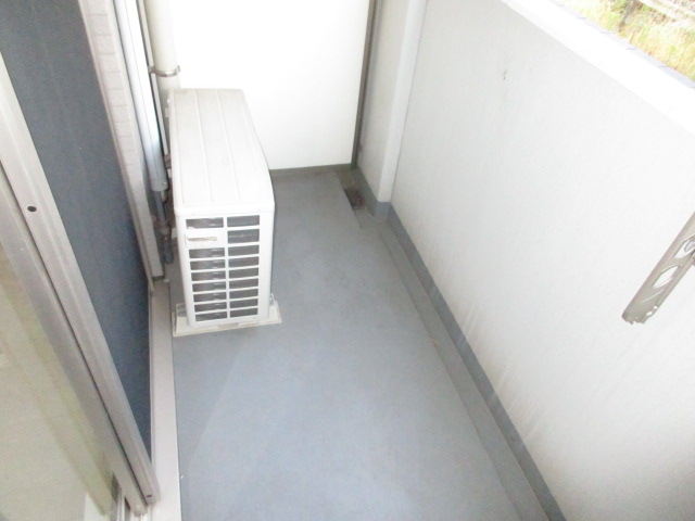 13/18 バルコニー