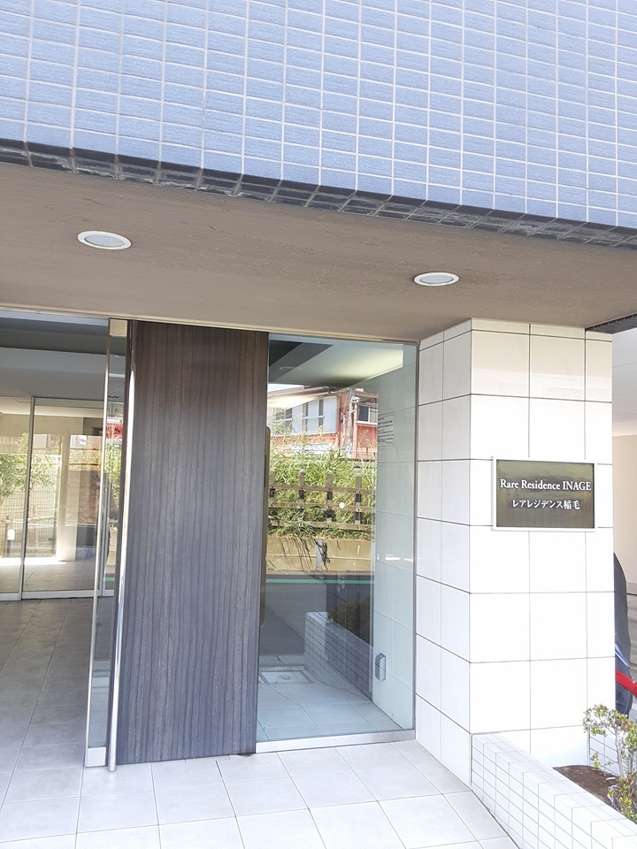 23/26 エントランス