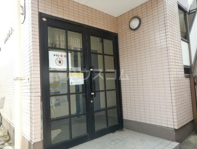 25/30 エントランス