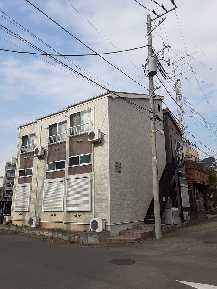 21/30 エントランス