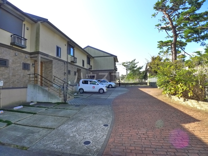 2/2 駐車場