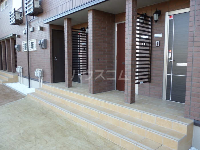 18/20 エントランス