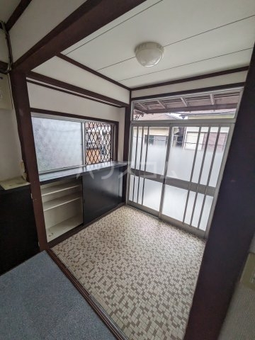14/30 玄関