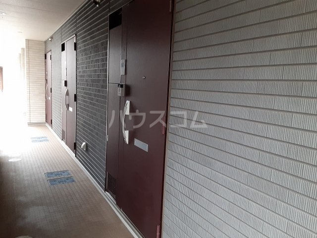 26/30 エントランス