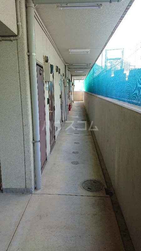 21/28 エントランス