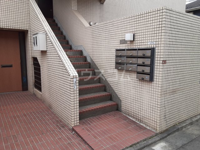 3/4 エントランス