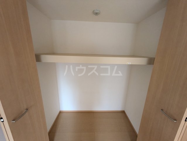 13/30 収納