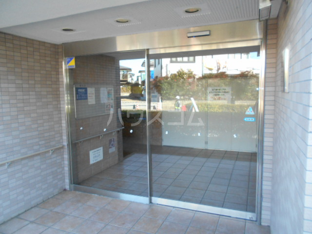 20/30 エントランス