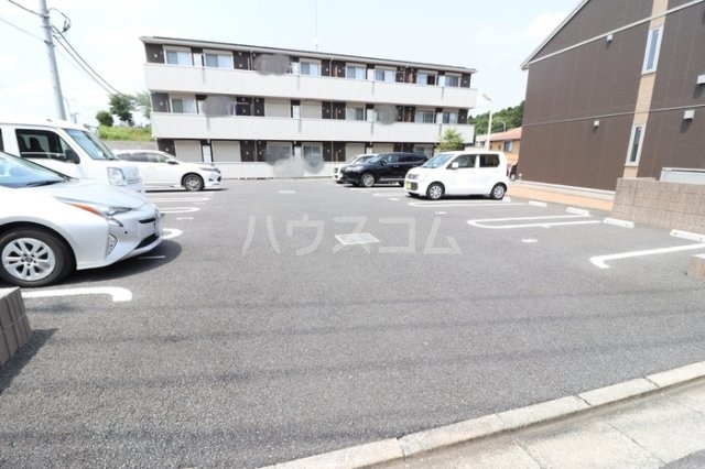 16/18 駐車場
