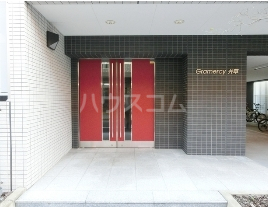 24/30 エントランス