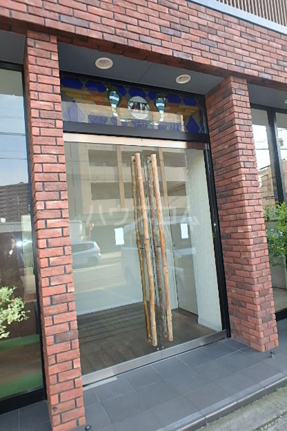 22/26 エントランス