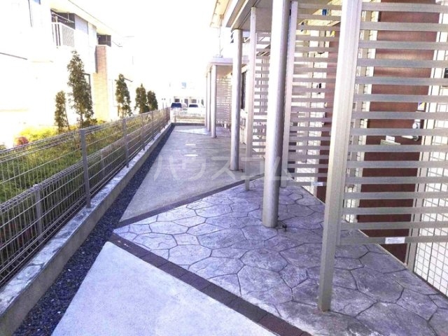 13/19 エントランス