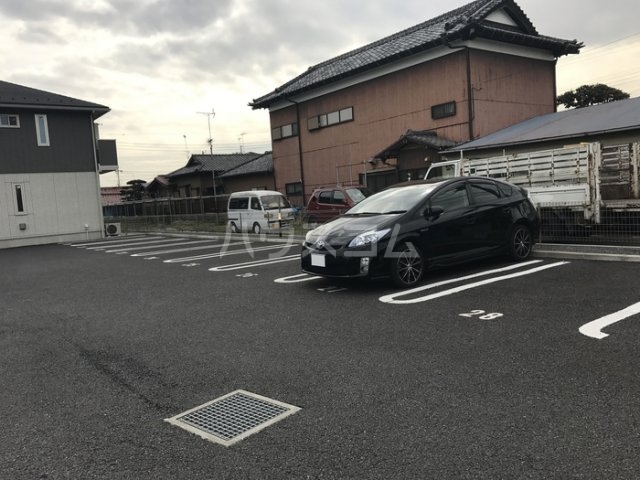 18/22 駐車場