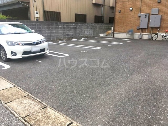 16/17 駐車場