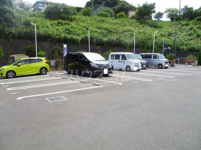 8/13 駐車場