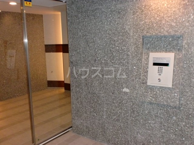 22/30 エントランス