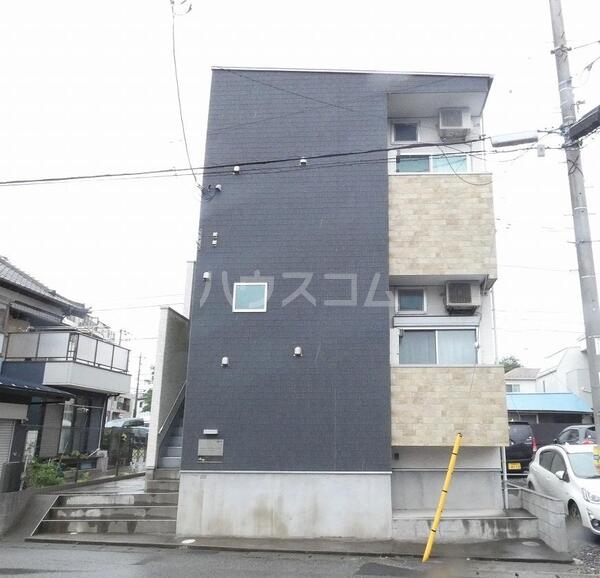 2/2 エントランス