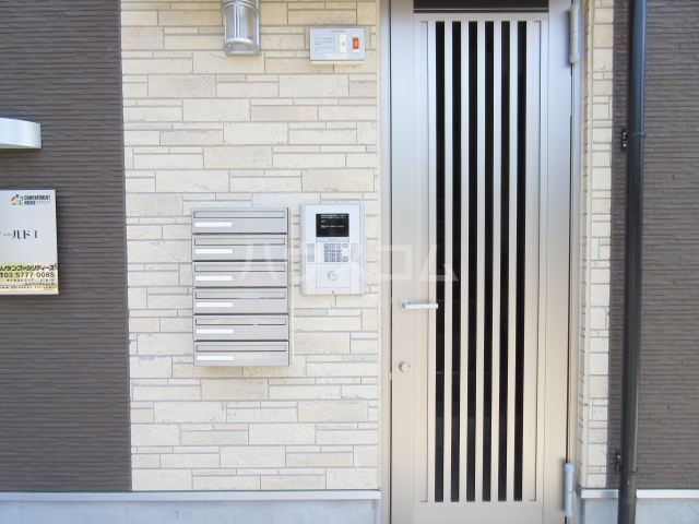 22/30 エントランス