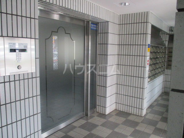 20/30 エントランス