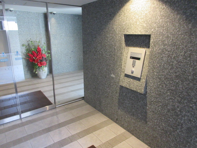 22/30 エントランス