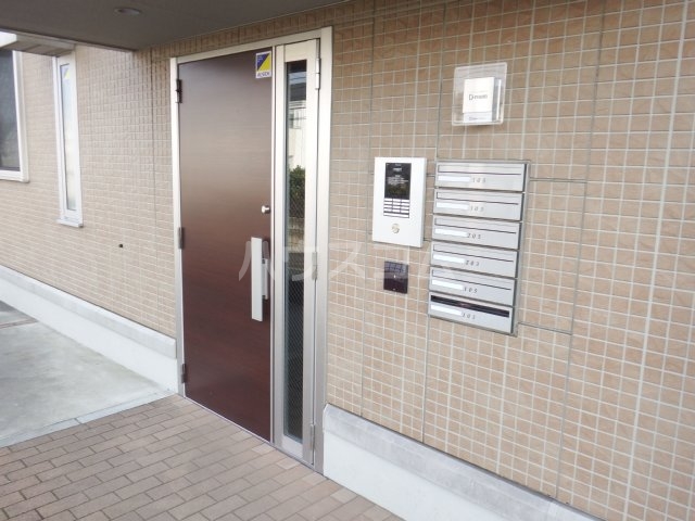 28/30 エントランス