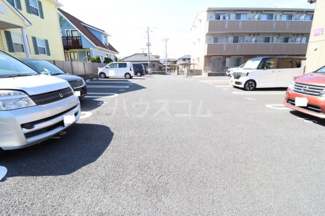 16/17 駐車場