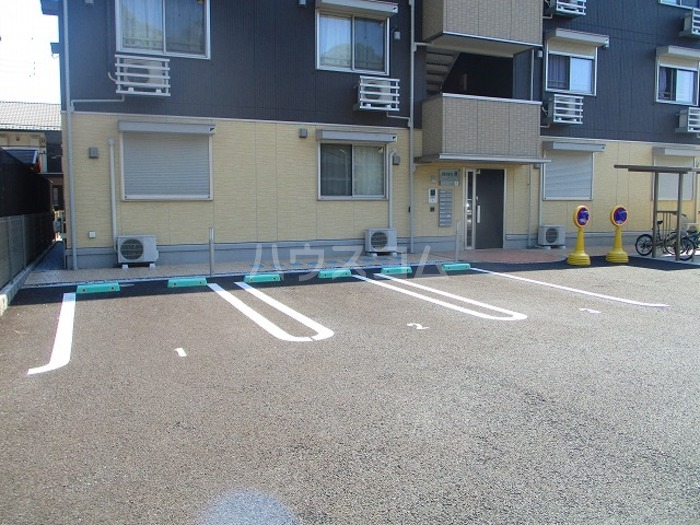 3/3 駐車場