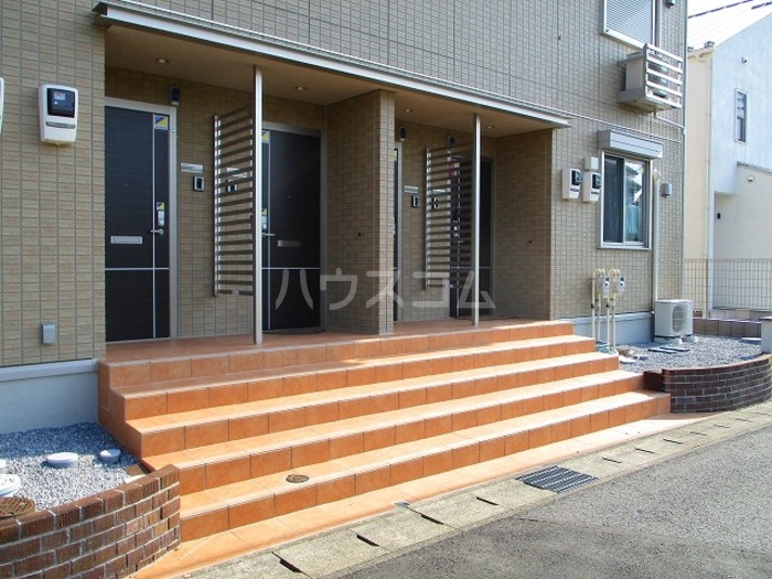 2/3 エントランス