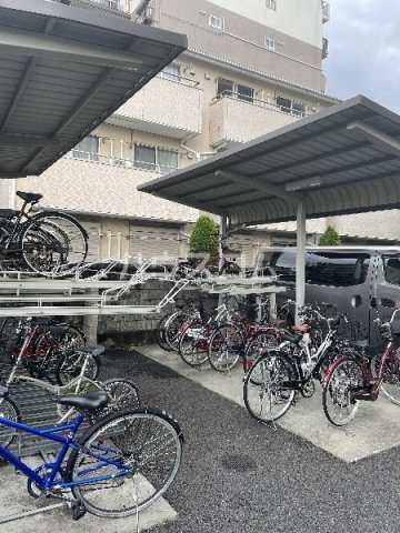 21/30 エントランス