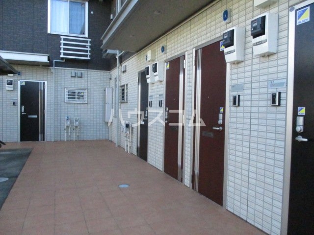 25/30 エントランス