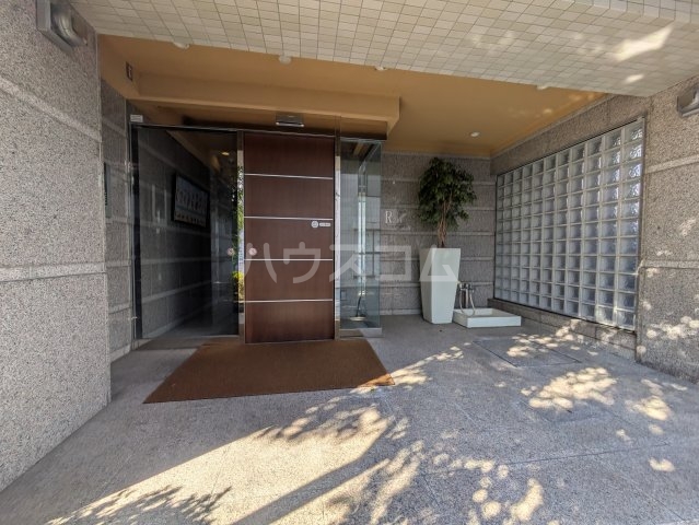 22/30 エントランス