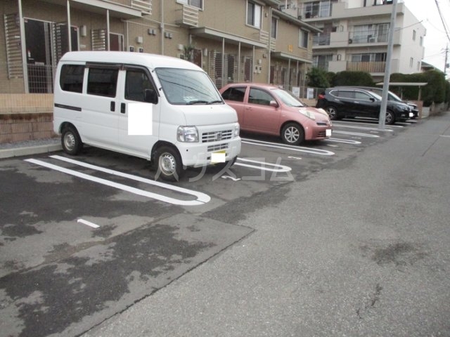 15/17 駐車場