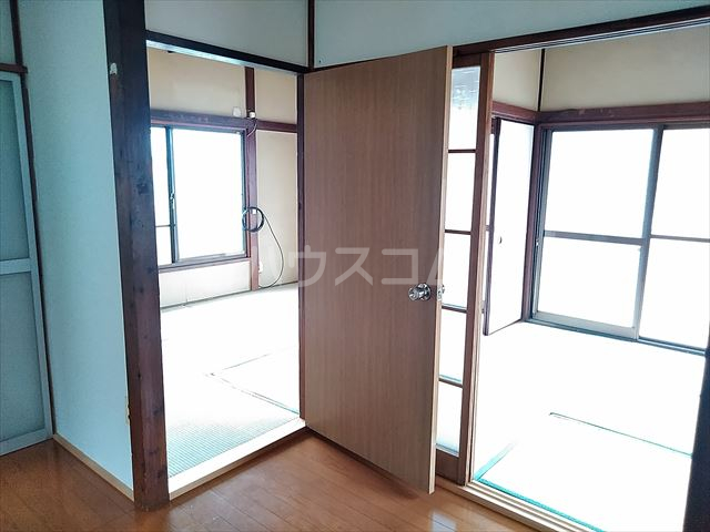 28/30 エントランス