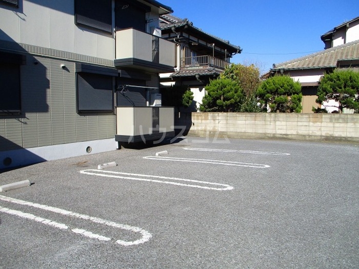 16/17 駐車場