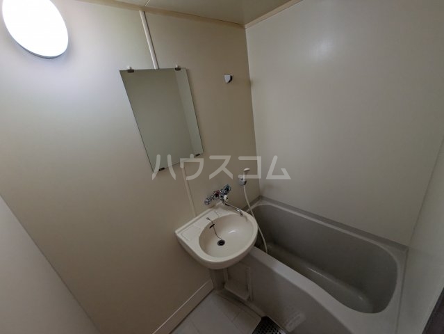 13/22 浴室