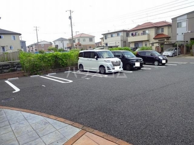3/3 駐車場