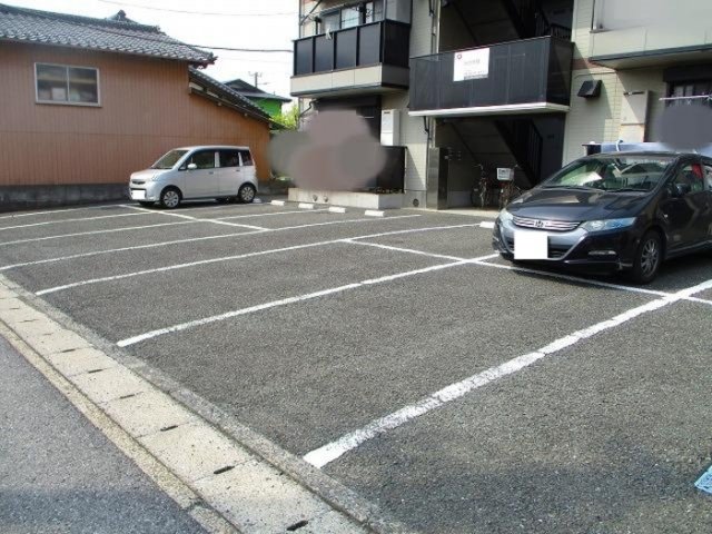 18/20 駐車場