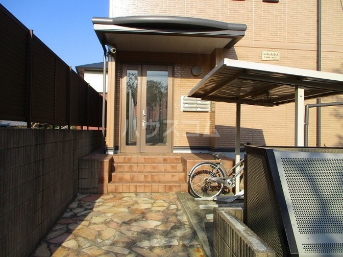 17/22 エントランス