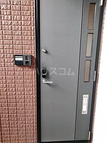 18/28 エントランス