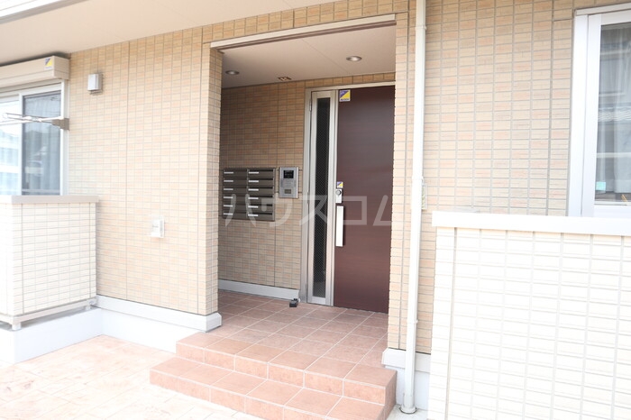 16/25 エントランス