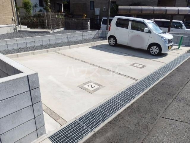 2/3 駐車場