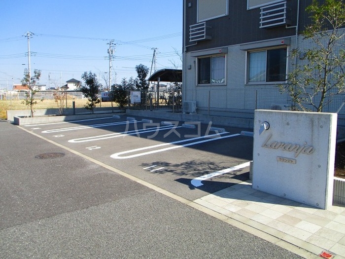 15/15 駐車場