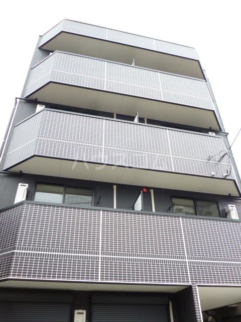 18/19 エントランス