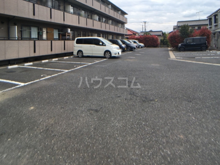 20/23 駐車場