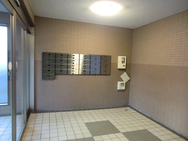 24/29 エントランス