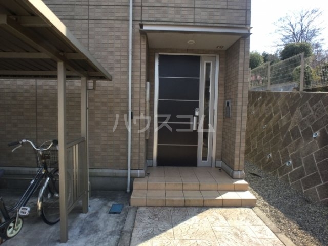 23/26 エントランス