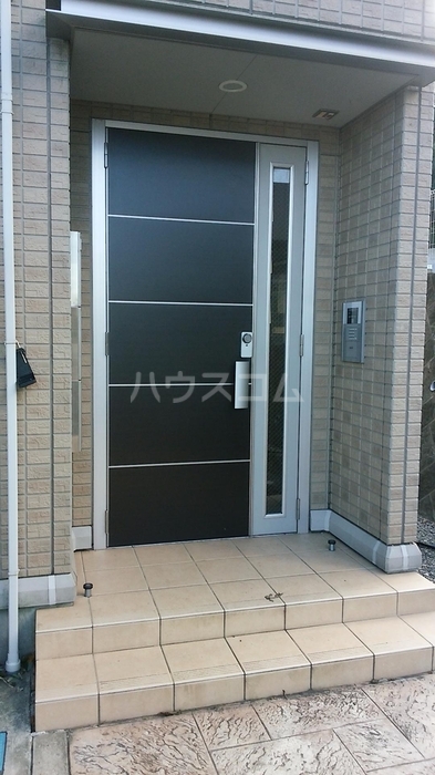 24/26 エントランス