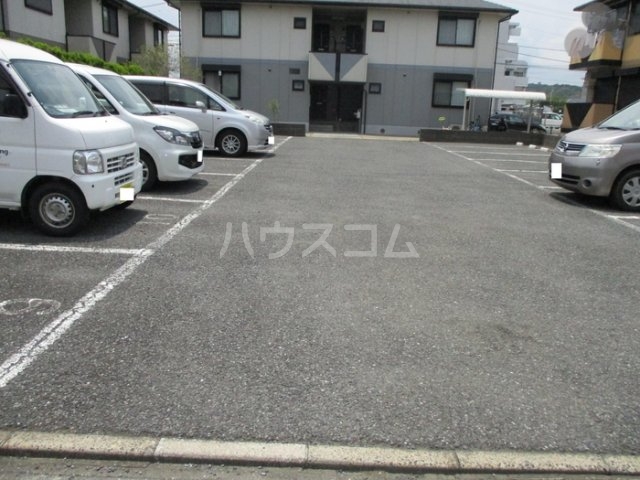 17/18 駐車場