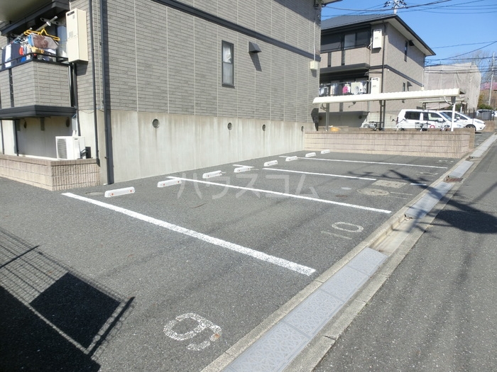 14/18 駐車場