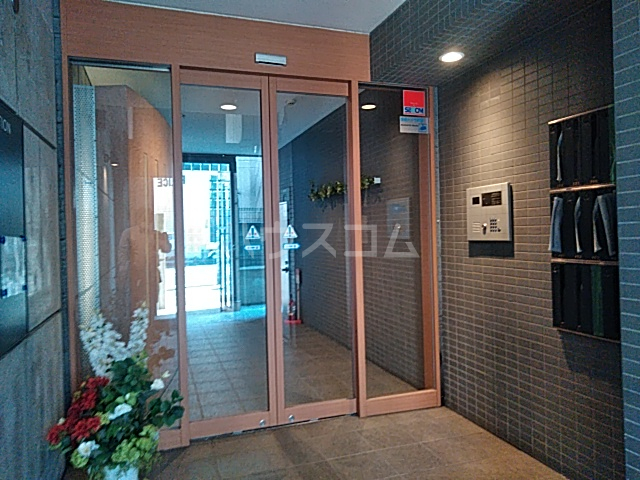 24/30 エントランス